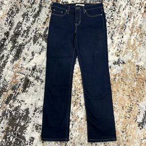 New Never Worn Levi Jeans -314 Shaping Straight Size 28